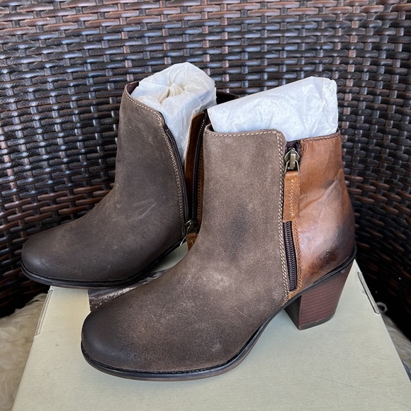 NWB ROAN® Lina Block Heel Booties - Picture 5 of 16